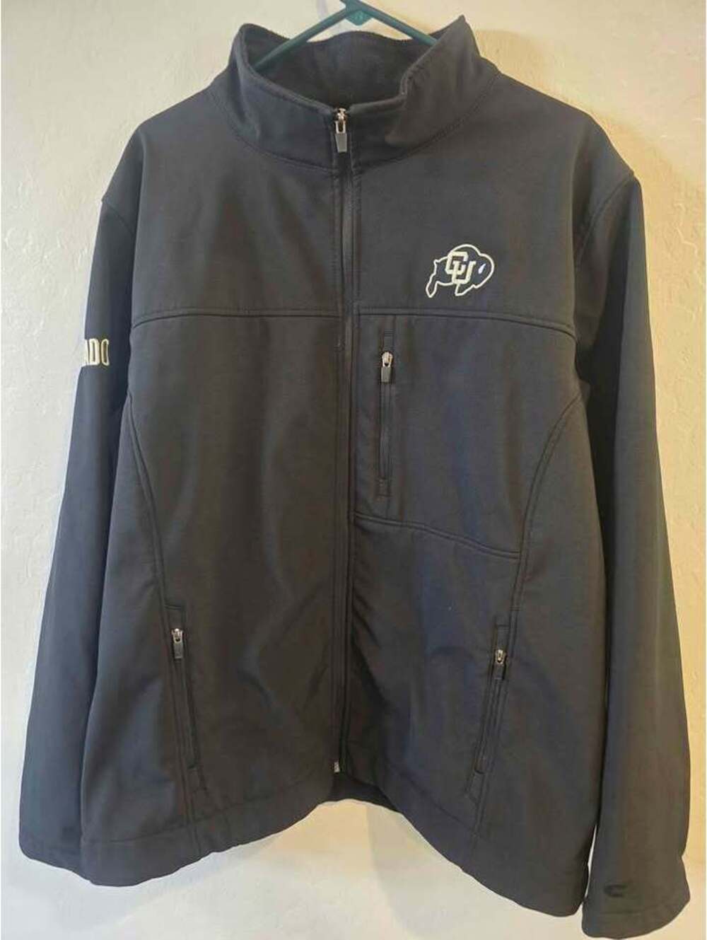 Colosseum Colorado Buffalos Jacket Men's Size XL. Waterproof Resistant